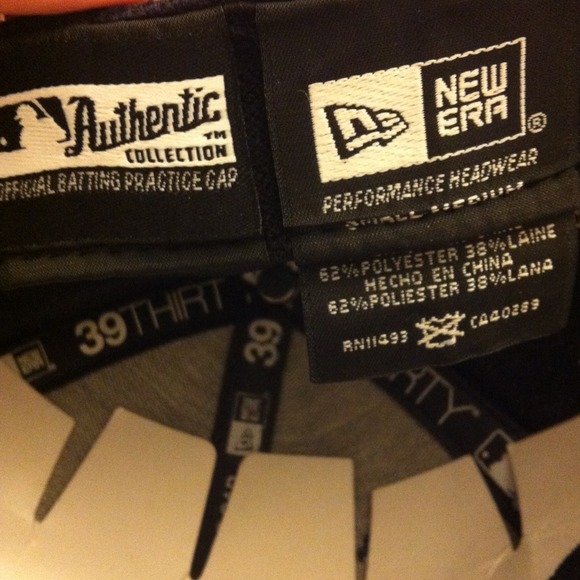 👉NOT AVAILABLE👈Authentic NY Yankee hat - Picture 3 of 4