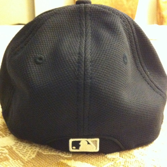 👉NOT AVAILABLE👈Authentic NY Yankee hat - Picture 4 of 4