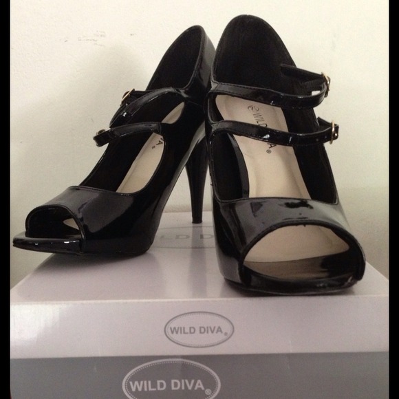 🎉🎉🎉 Reduced Wild Diva Shoes🎉🎉🎉🎉 - Picture 2 of 4