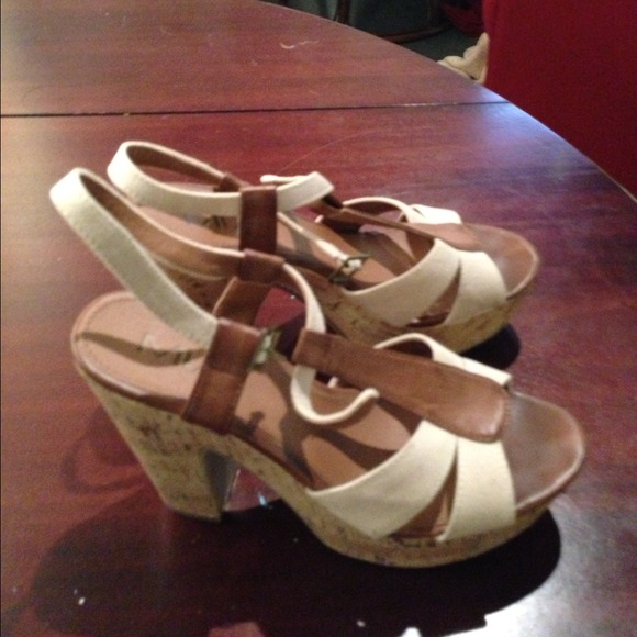Cork heels! - Picture 2 of 2