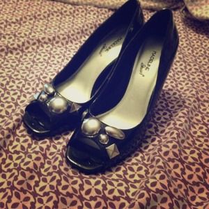 Bundle!Black heels and green blouse! For @sgholli2