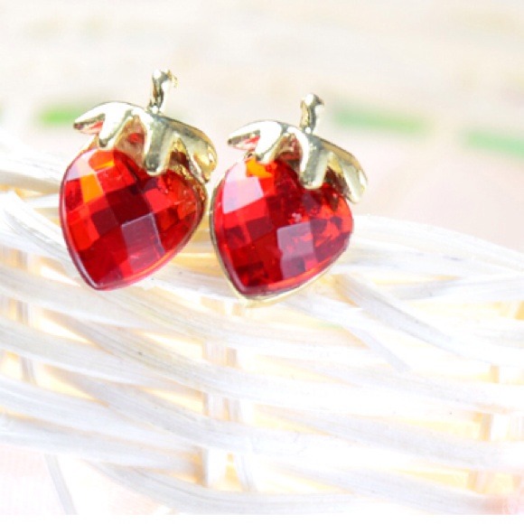 RED STRAWBERRY EARRINGS NEW