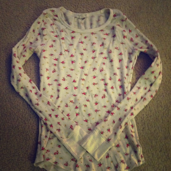 Forever 21 Ditsy Floral Thermal 🚫sold🚫