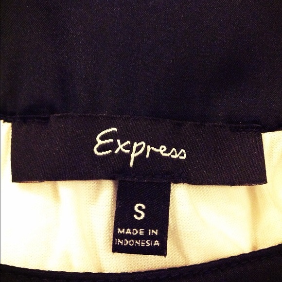 **SOLD in Bundle** Express Blouse - Picture 2 of 2