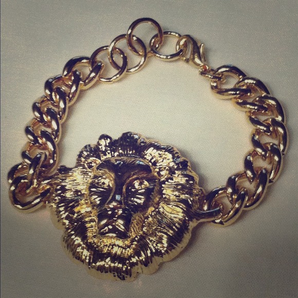 Jewelry - ✨NEW GOLD LION HEAD BRACELET