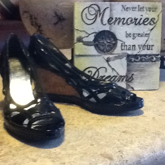 Stuart Weitzman- patent leather wedges like new!