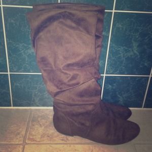 Brown slouchy boots
