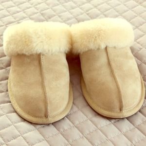 UGGs Scuffette Slippers Size 7