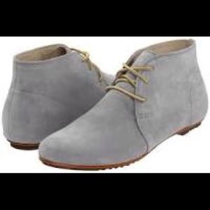 NWT Sorel Richelieu booties grey with tan strings!