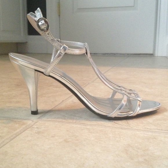 Fiona silver heels