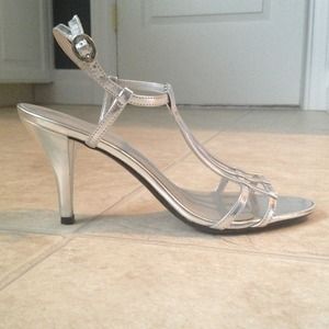 Fiona silver heels