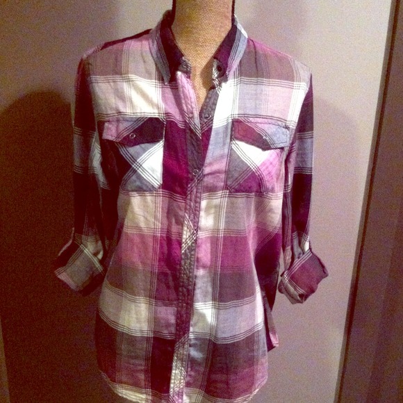 ♦SOLD IN BUNDLE♦Plaid shirt