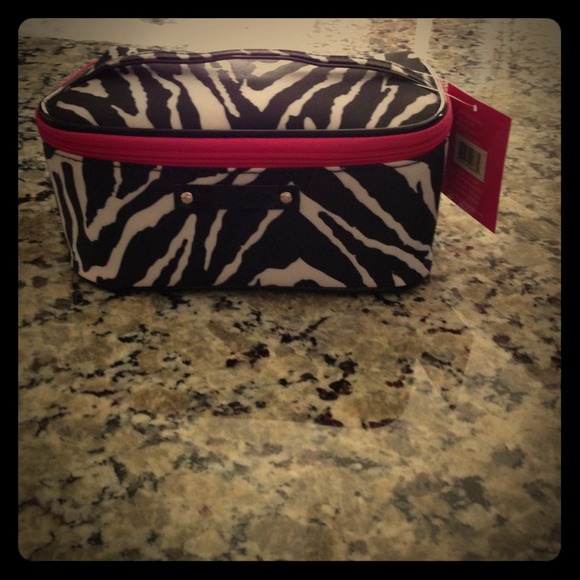 Travel make-up/toiletry bag