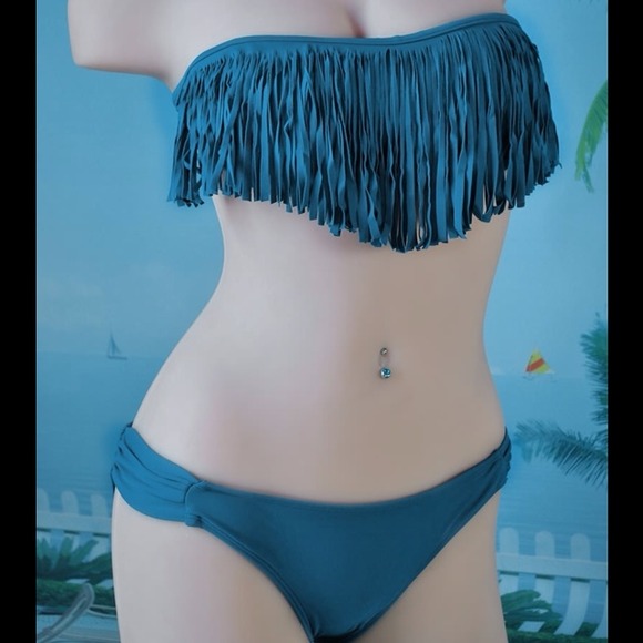 Dresses & Skirts - NWT BANDEAU FRINGED BIKINI L