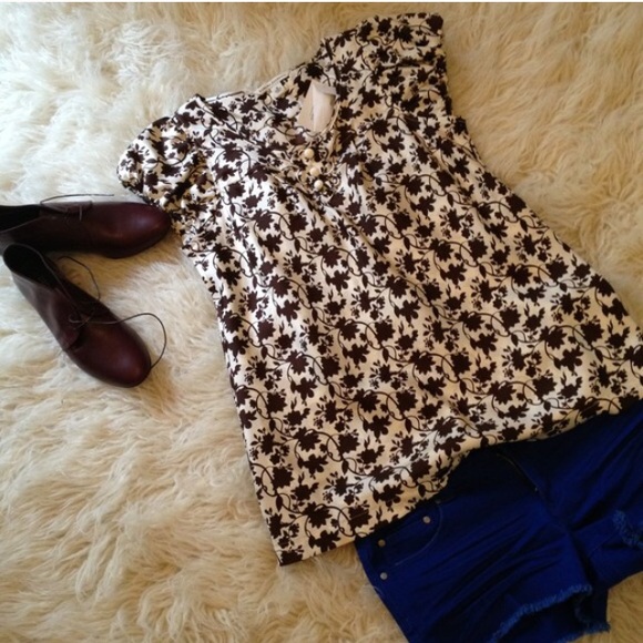 🍃🎉❤️HP❤️🎉🎉🍃 Easy and Pretty, pure silk top - Picture 4 of 4