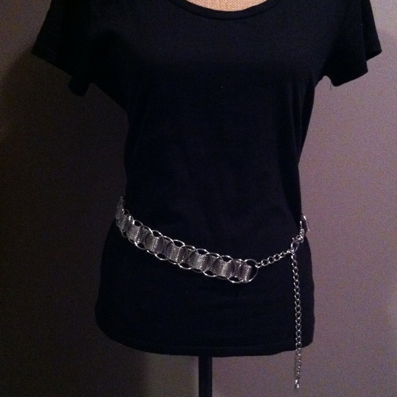♦SOLD IN BUNDLE♦Silver Chain Belt