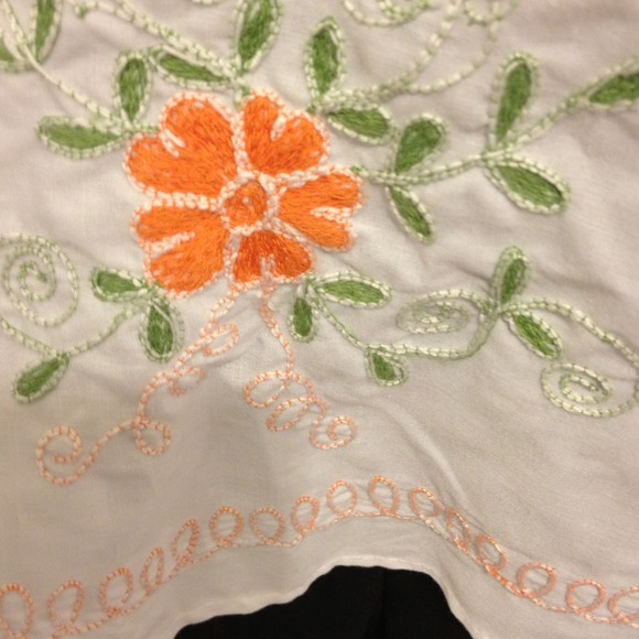 💙💙 reduced! Bright white top - Picture 3 of 3