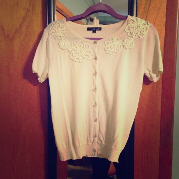 Creme short sleeve cardigan