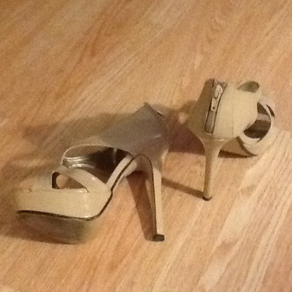 $$Sold$$ Forever 21 nude scrappy heels - Picture 3 of 3