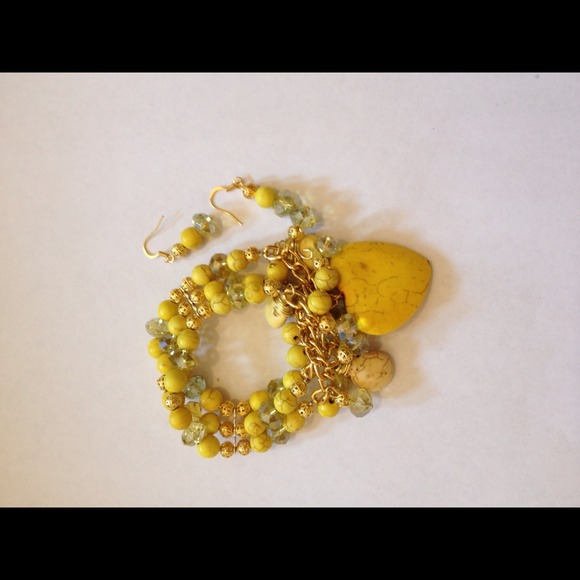 Bracelet with Big yellow hearth