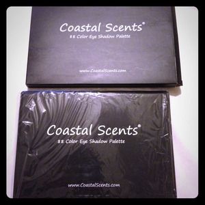 *RESERVED* Coastal scents 88 eyeshadow pallet