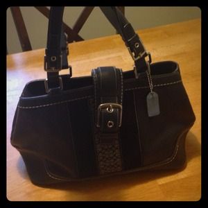 Medium sized Coach leather purse