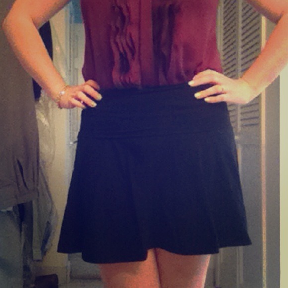 💢REDUCED💢Fit-and-flare Convertible Black Skirt