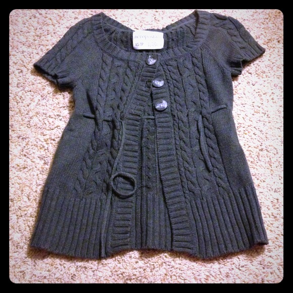 Grey short sleeve sweater