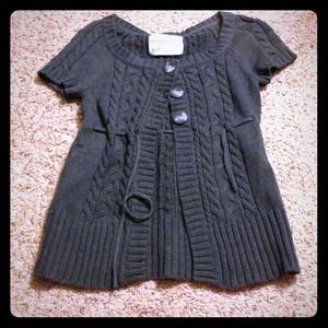 Grey short sleeve sweater