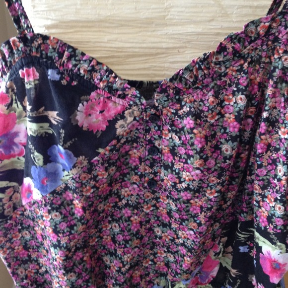 Top - Picture 2 of 4