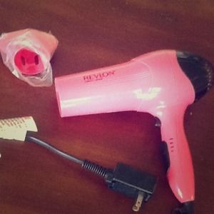 BRAND NEW REVLON IONIC 1875 watt HAIR DRYER!