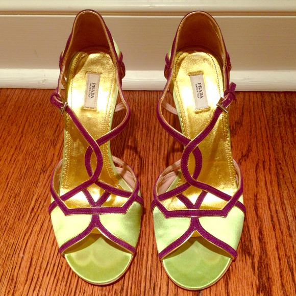 Gorgeous authentic ✨Prada✨ gold purple green heels