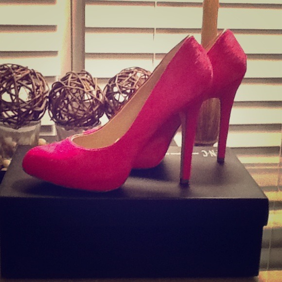 NWOT Pink calf hair heels