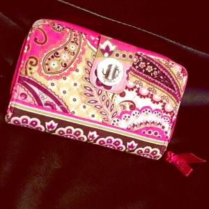 ⚠SALE ITEM⚠Very Berry Paisley Vera Bradley Wallet