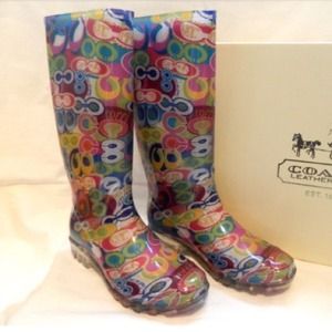 Looking for these in a size 9.