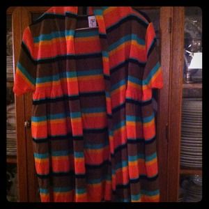 Pretty new with tags spring sweater. Size XL