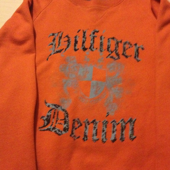 Tommy sweatshirt.