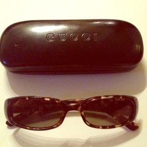 Authentic Gucci Sunglasses w case