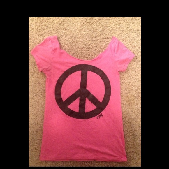 VS PINK Peace sign shirt