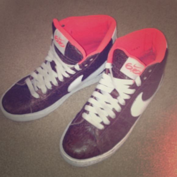 Women's NIKE High-top 6.0 👞