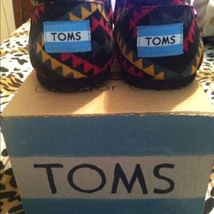 Toms