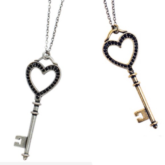 Silver or Gold HeartKey chain - Picture 2 of 2
