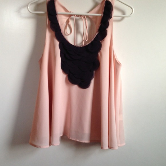 Adorable dressy tank