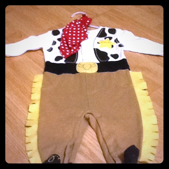 Baby works 0-3 months "sheriffs " outfit. Cute!