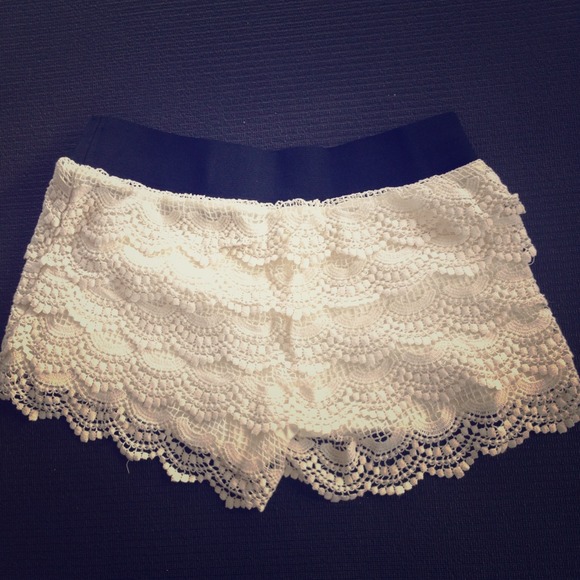 Wetseal Crochet Shorts!!! 💗