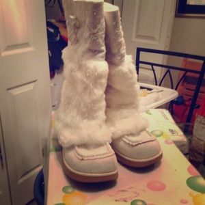 White winter boots