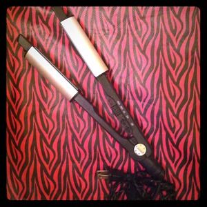 Conair Infiniti Flat Iron with Styler Ends