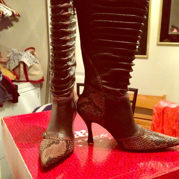 Snake detail boots