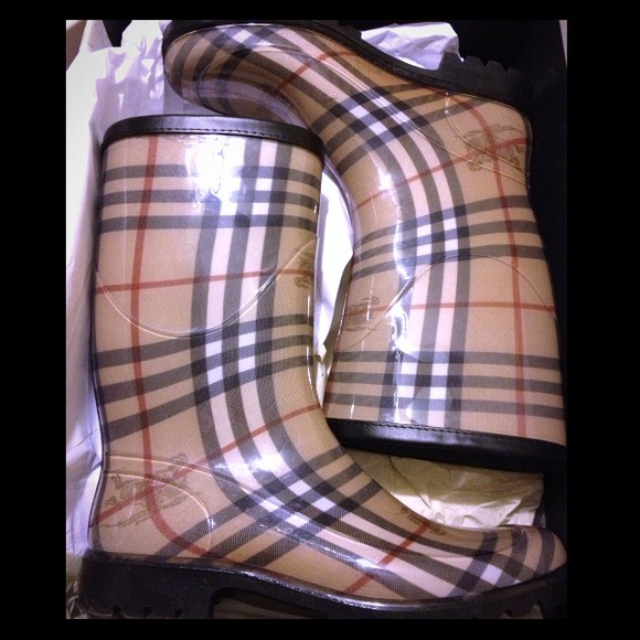 ✂$10 off ✂ AUTHENTIC❗BURBERRY Rain Boots👌
