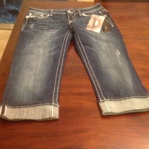 💥Sold💥NWT MISS ME CAPRI